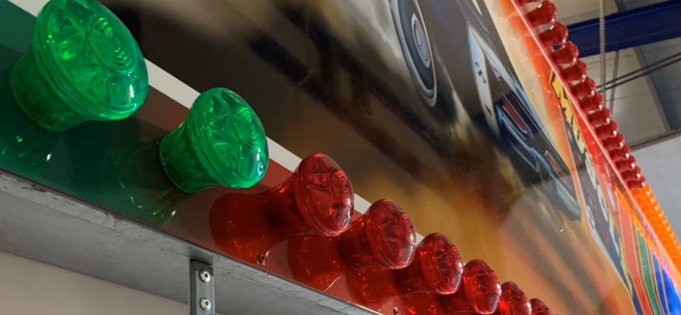 Gros plan sur les moulures décoratives lumineuses